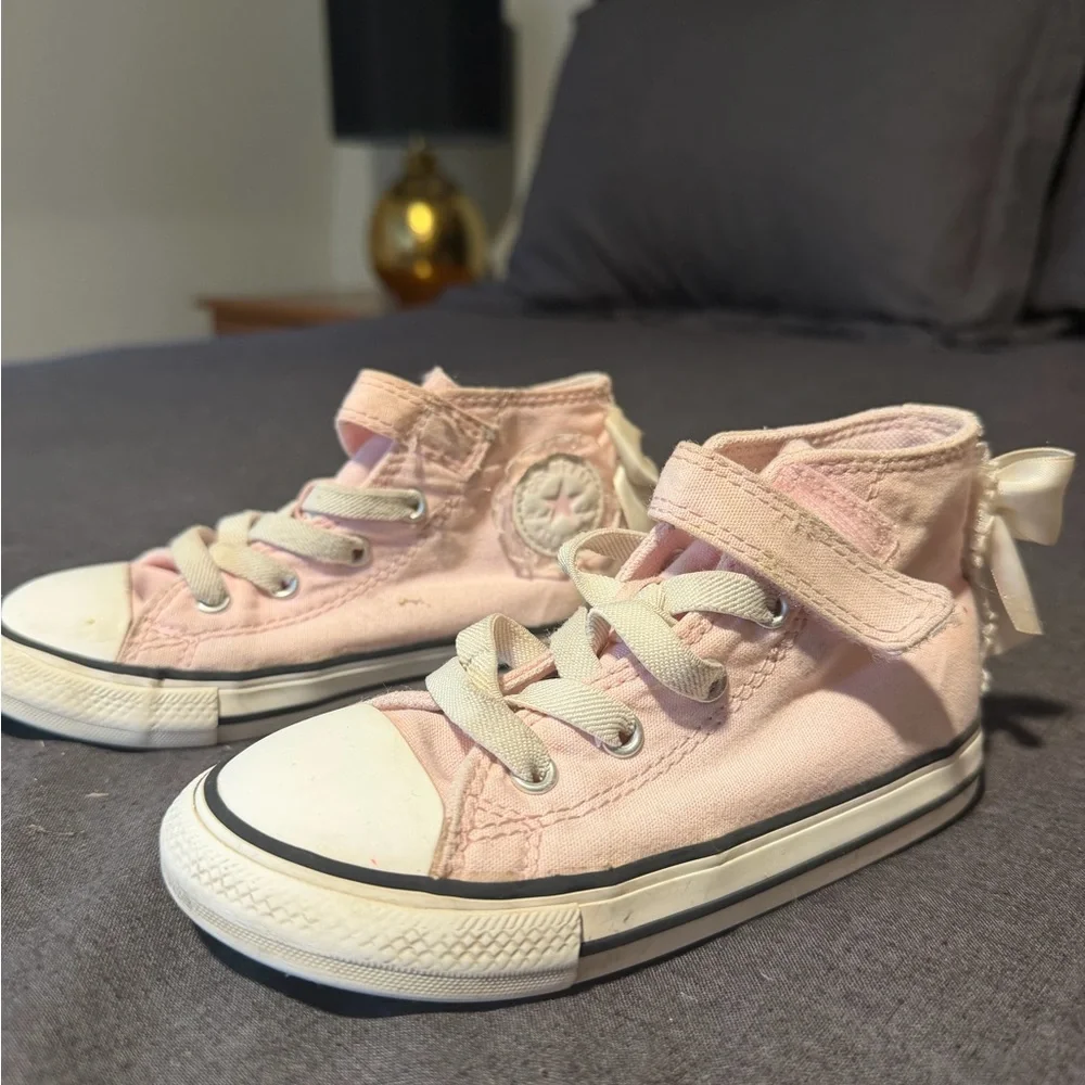 Kids Pink High-Top Canvas Converse Pink Sneakers with Bow